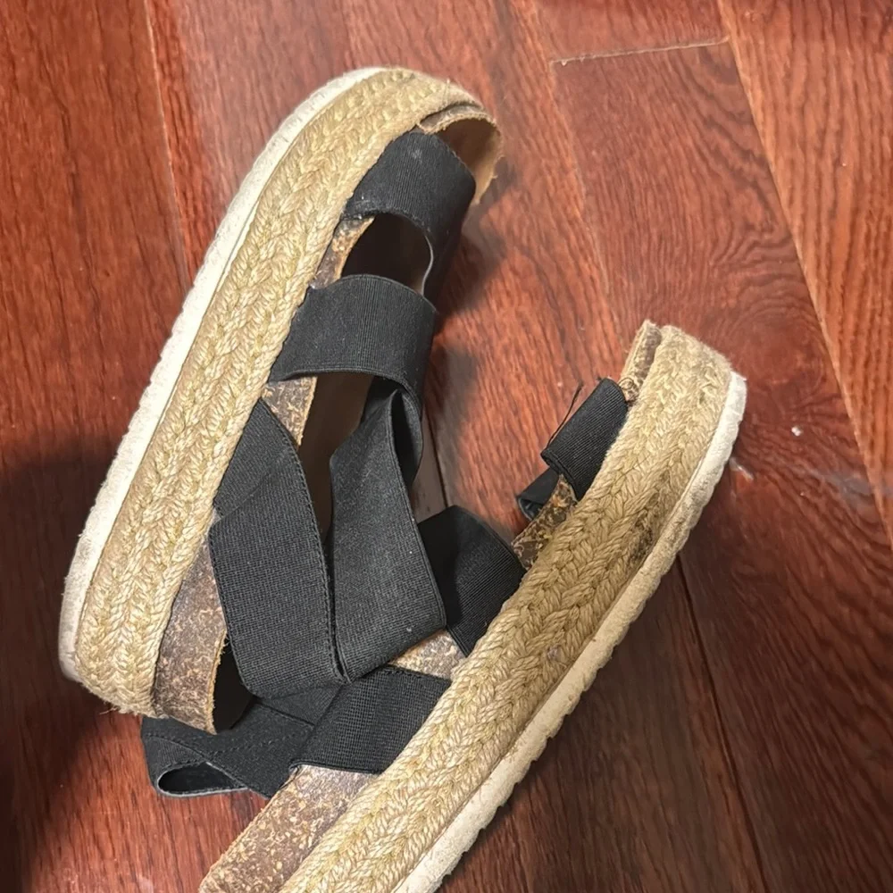 Steve Madden Black Strappy Sandals - Picture 5 of 5